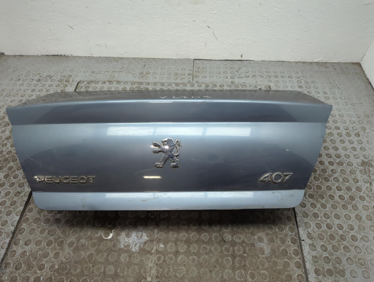 Дверь багажника