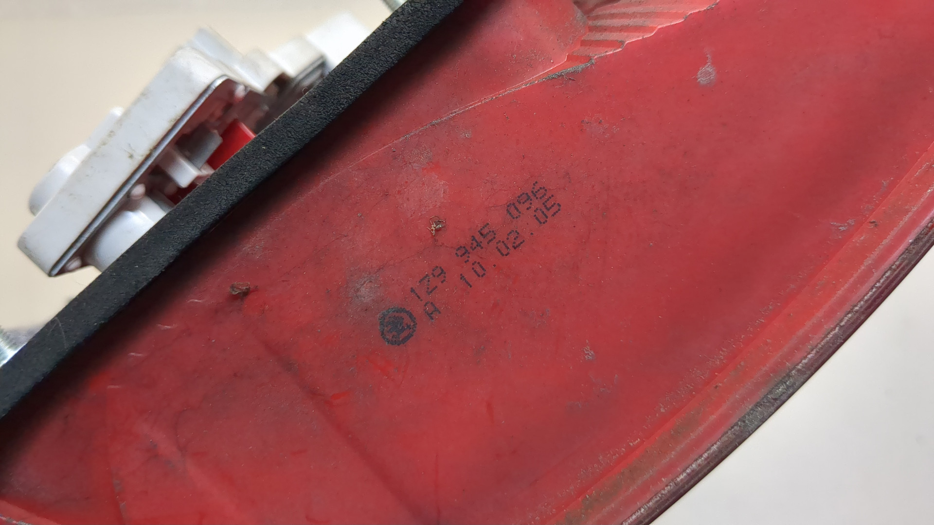 Фонарь задний правый