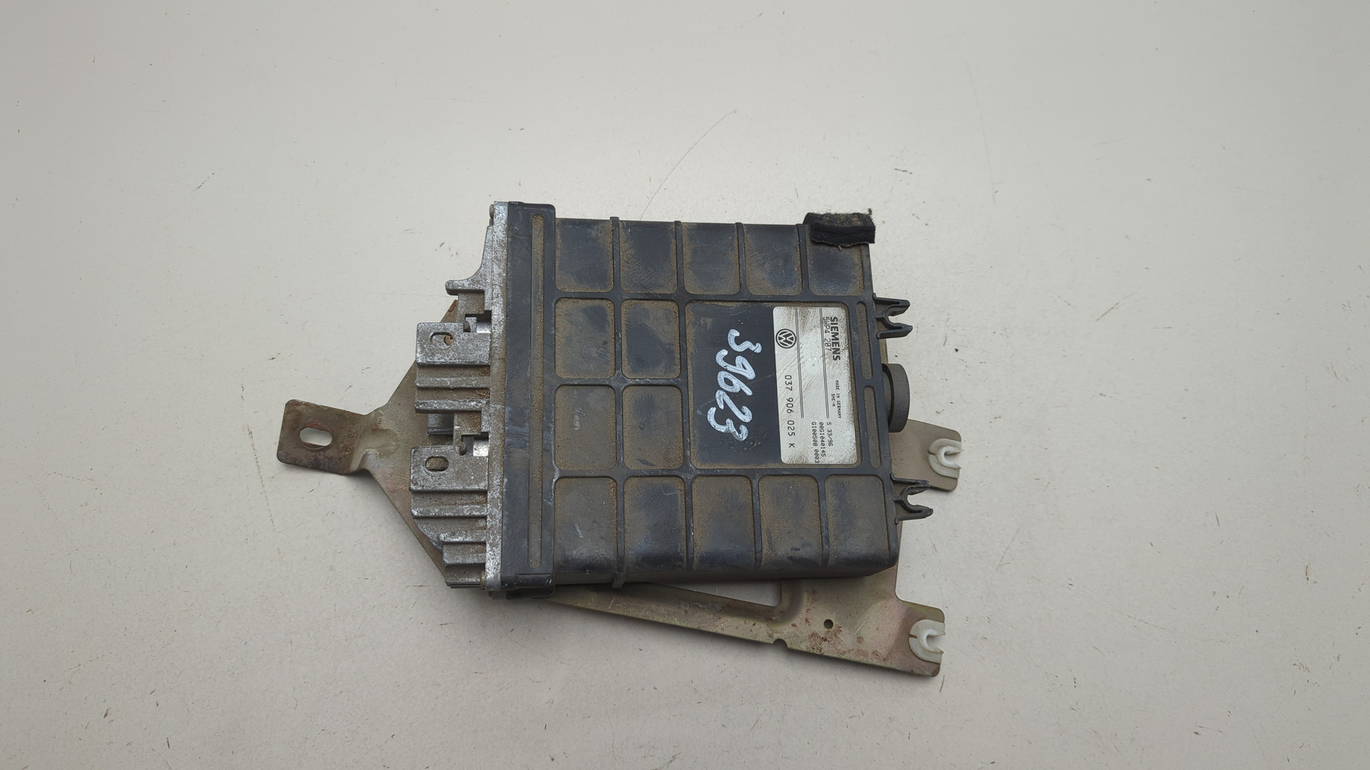 Блок управления двигателем