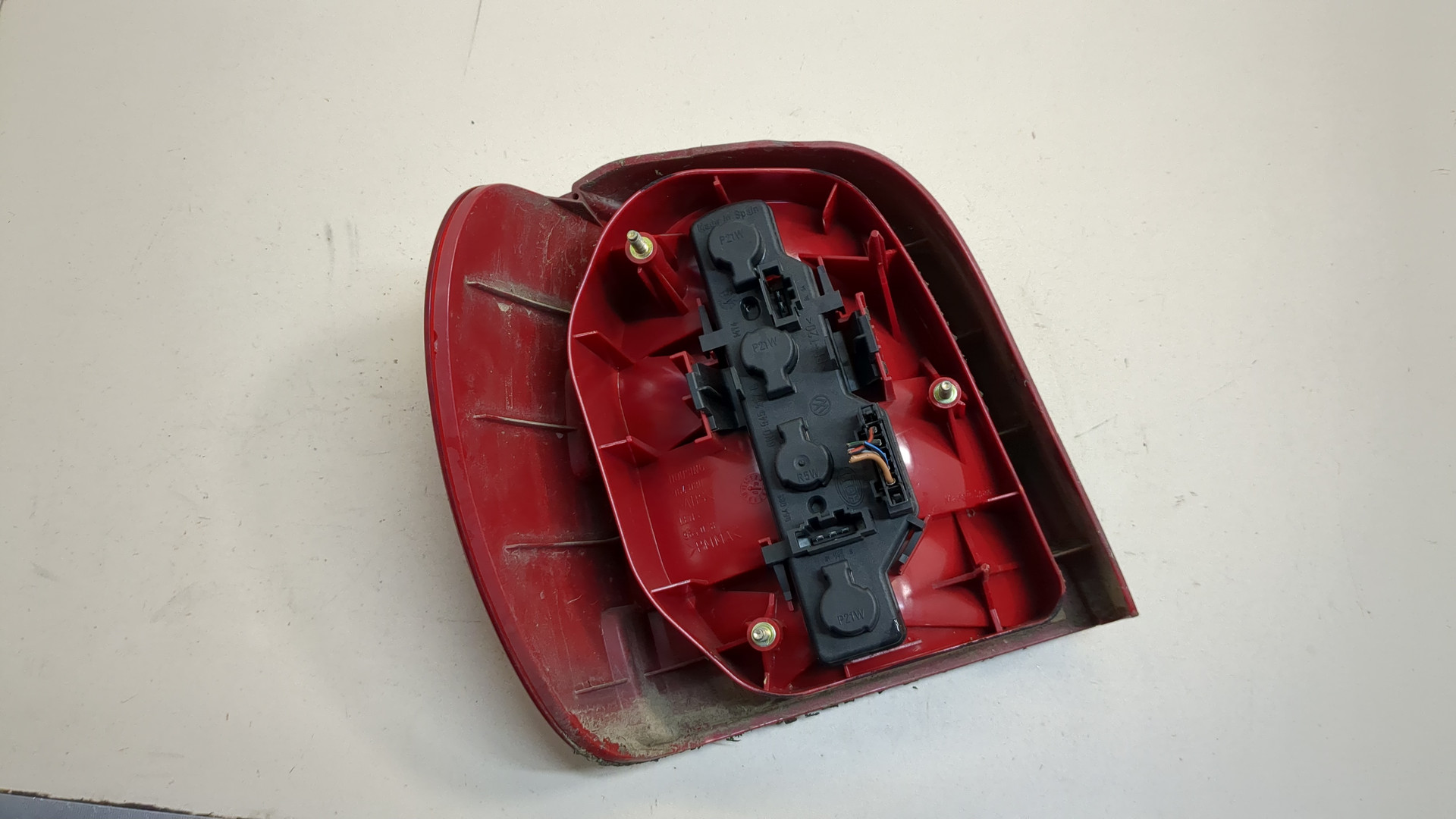 Фонарь задний правый