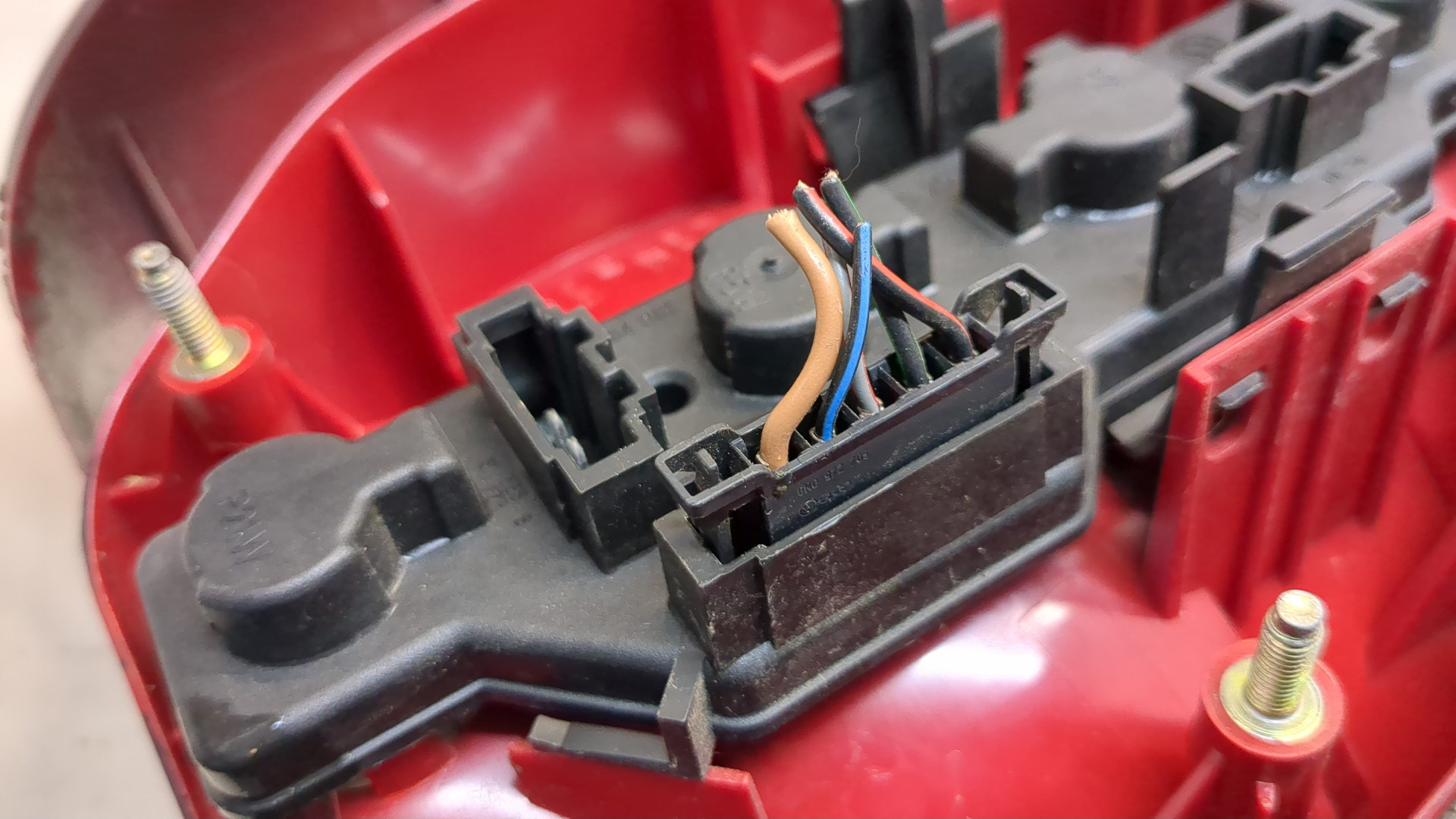 Фонарь задний правый