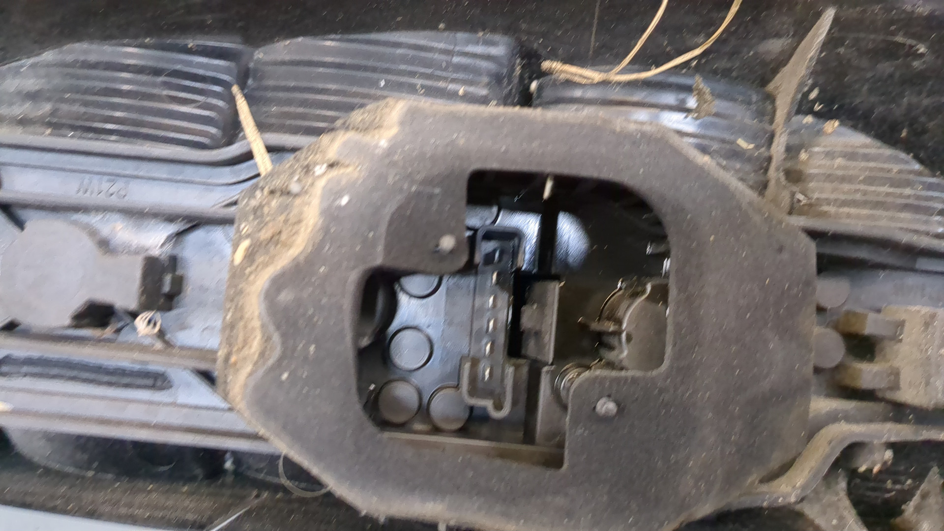 Фонарь задний левый