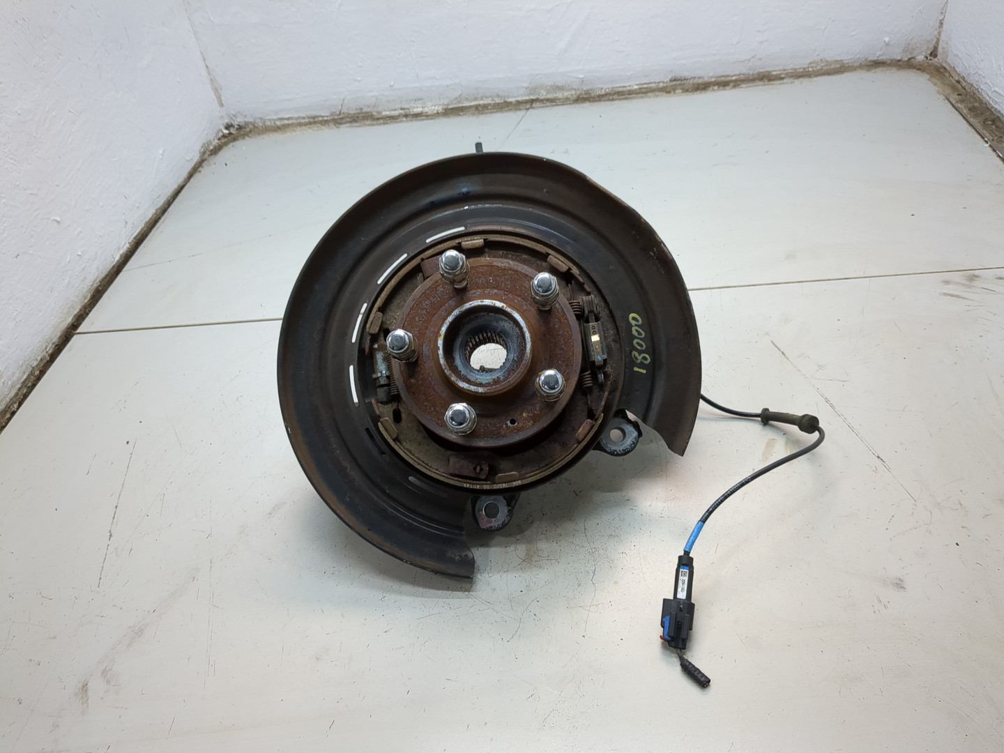 Кулак поворотный задний левый