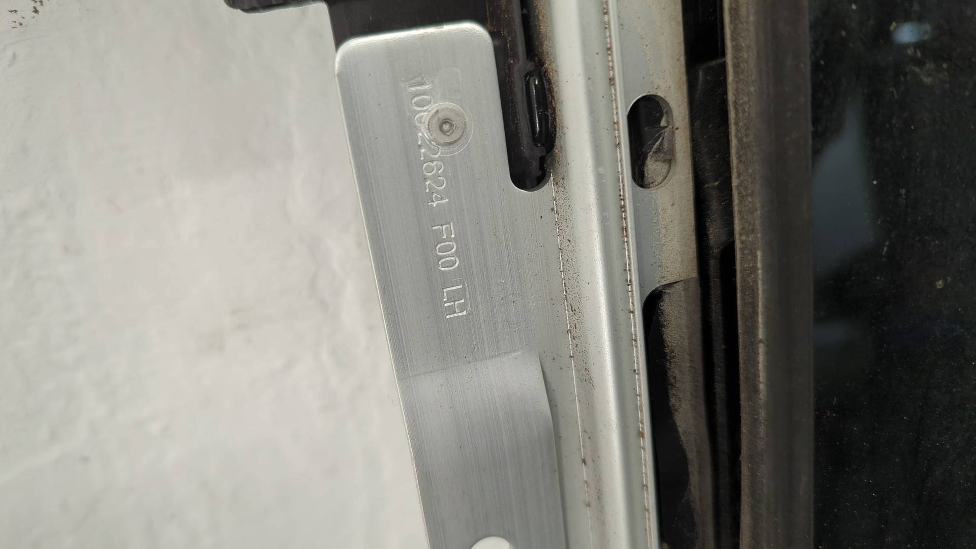 Люк в сборе электрический