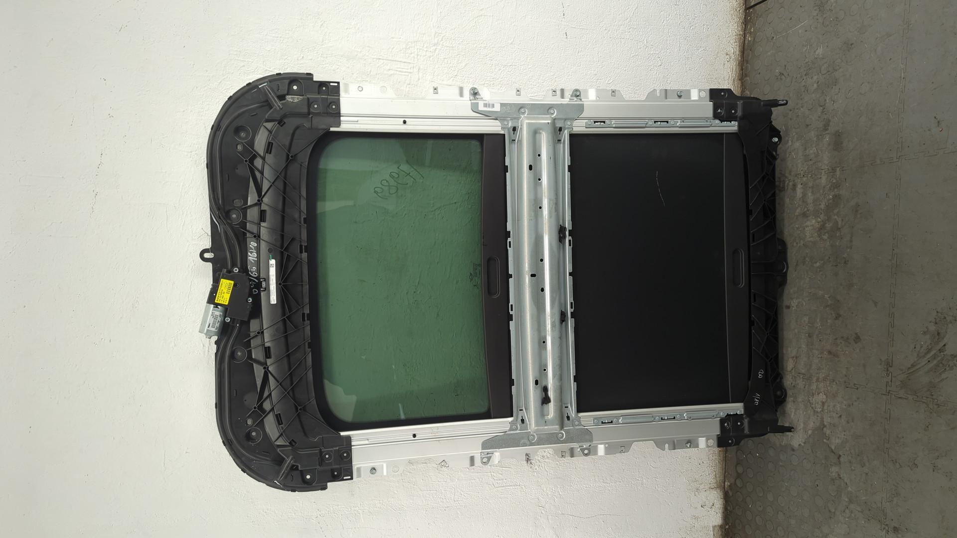 Люк в сборе электрический