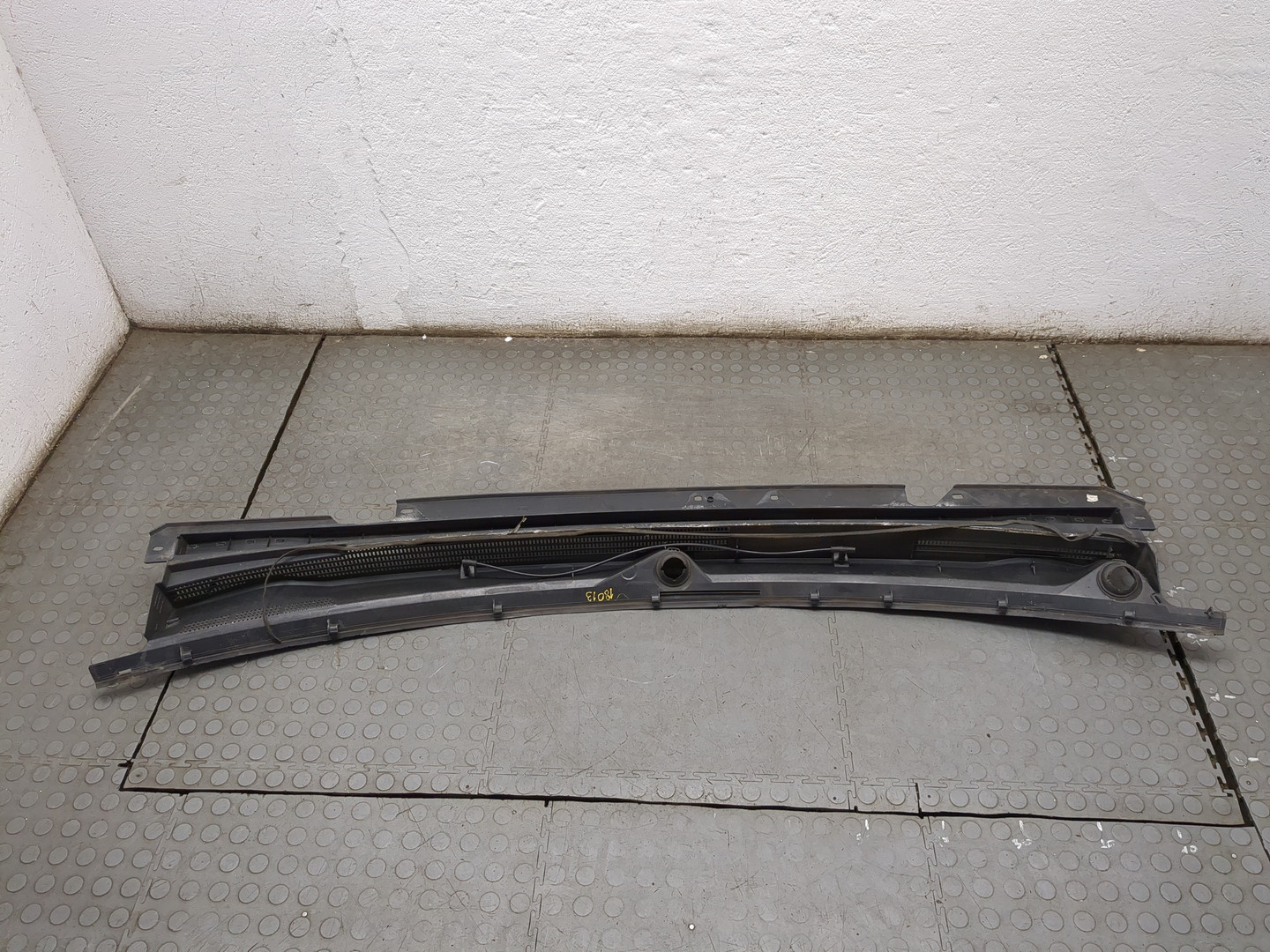 Решетка стеклоочистителей (Жабо)