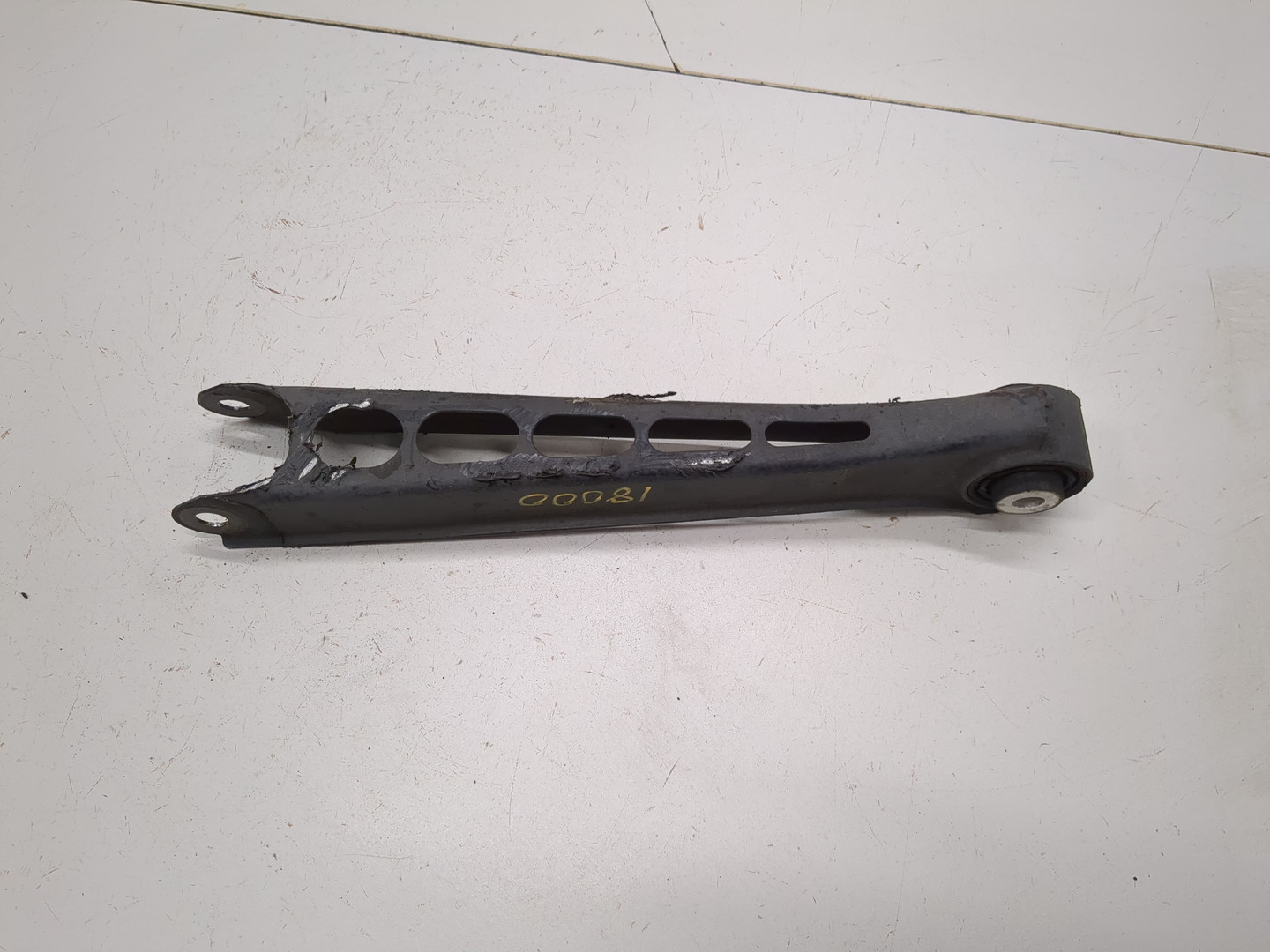 Рычаг задний