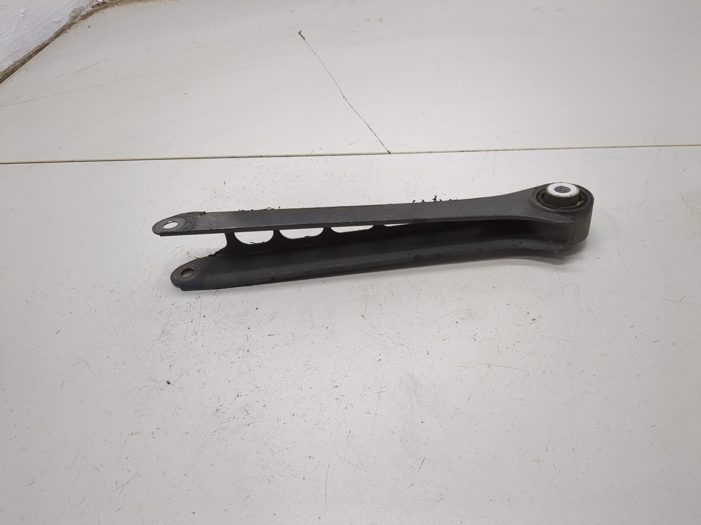 Рычаг задний