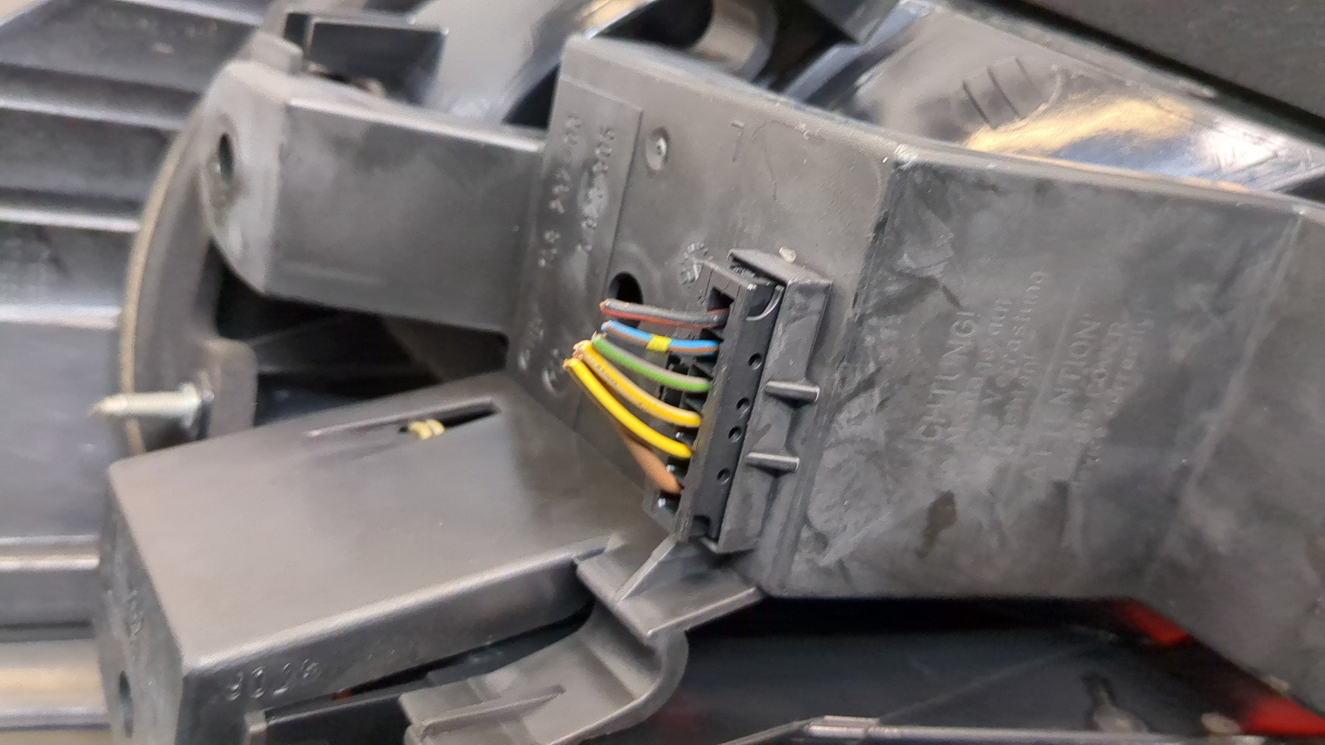 Фонарь задний левый