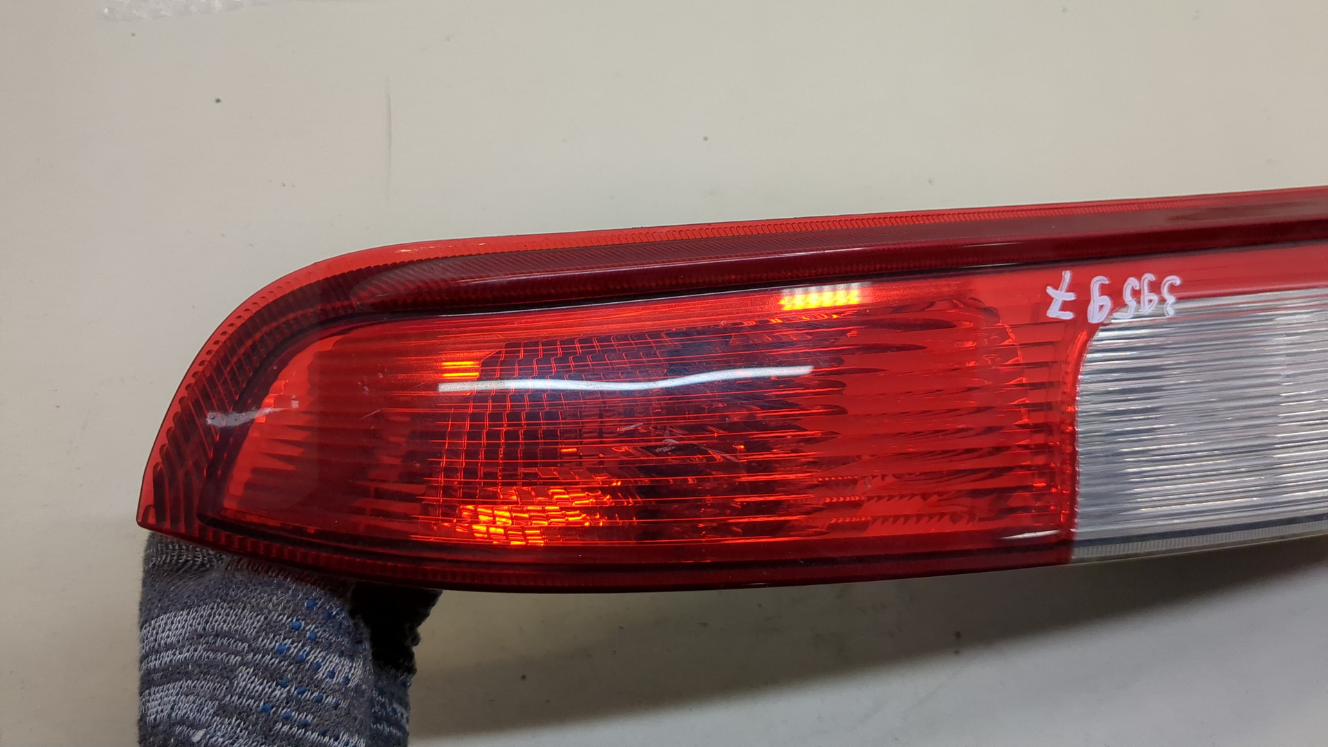 Фонарь задний правый