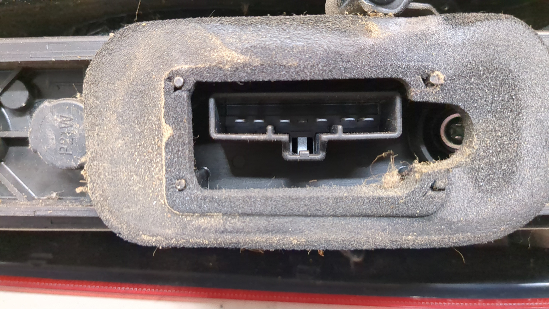 Фонарь задний правый