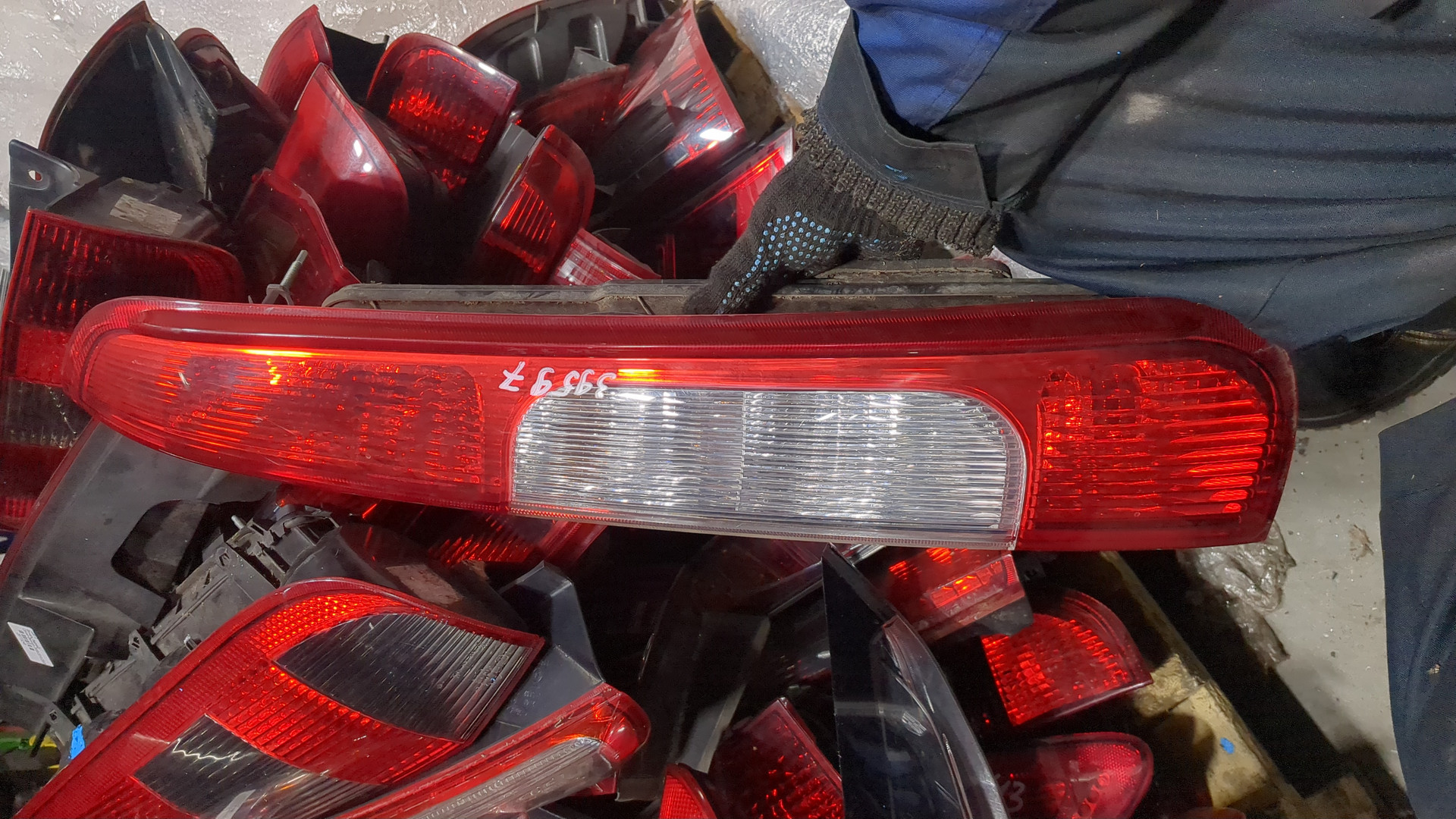 Фонарь задний правый