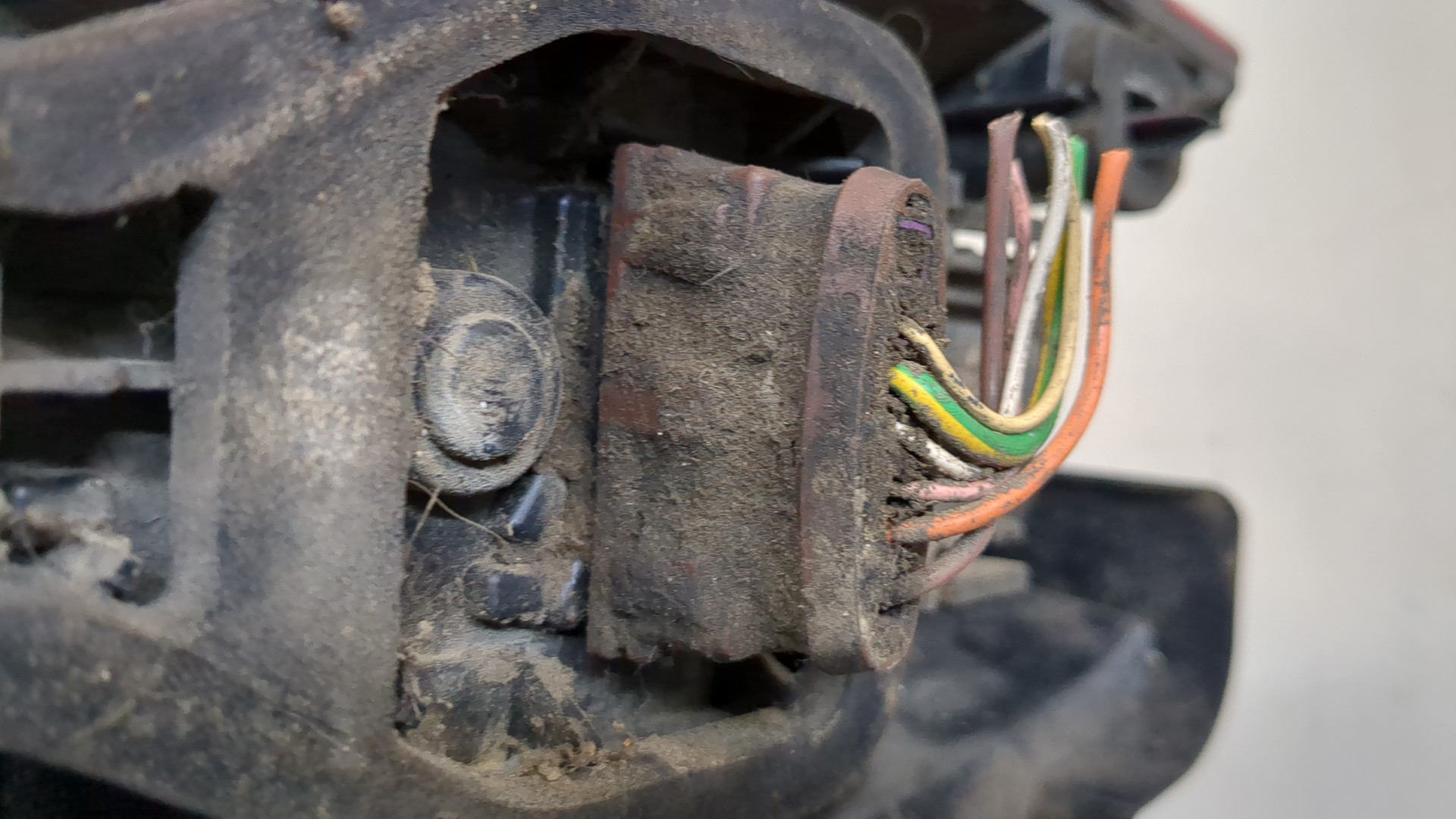 Фонарь задний правый