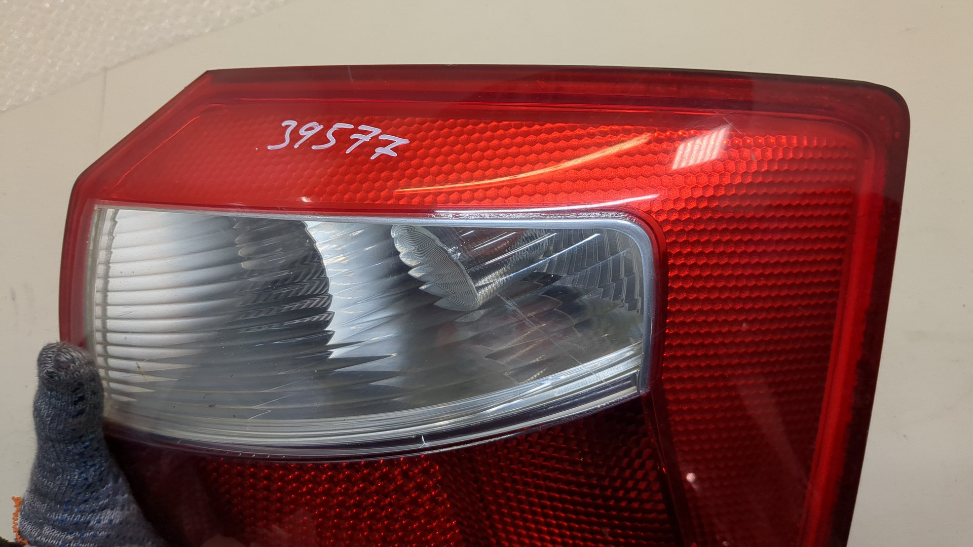 Фонарь задний правый