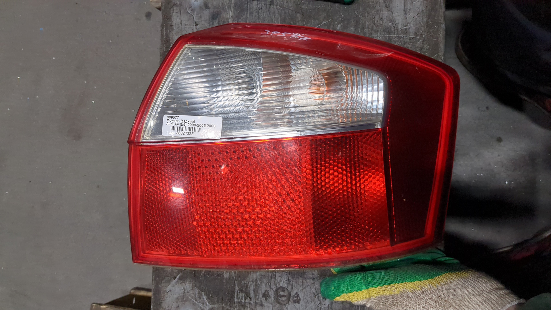 Фонарь задний правый