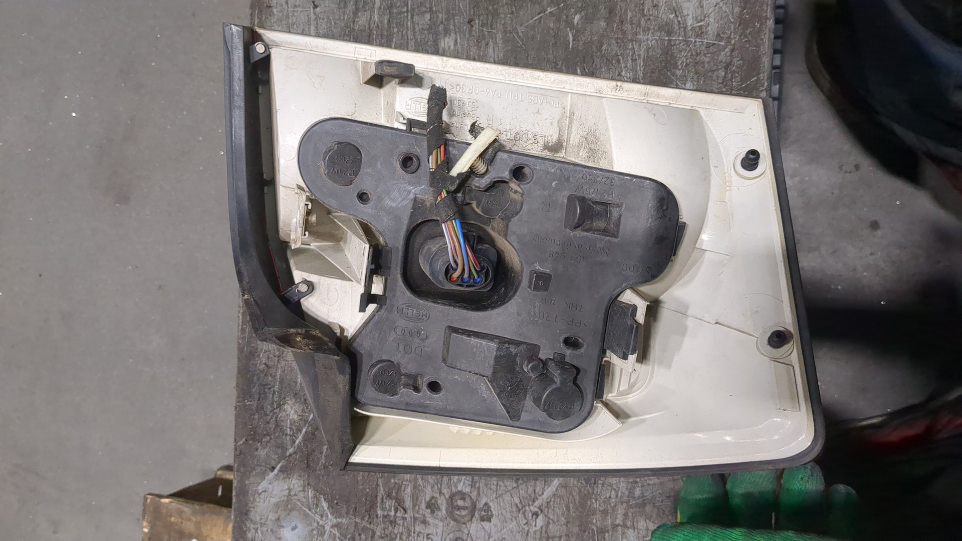 Фонарь задний правый