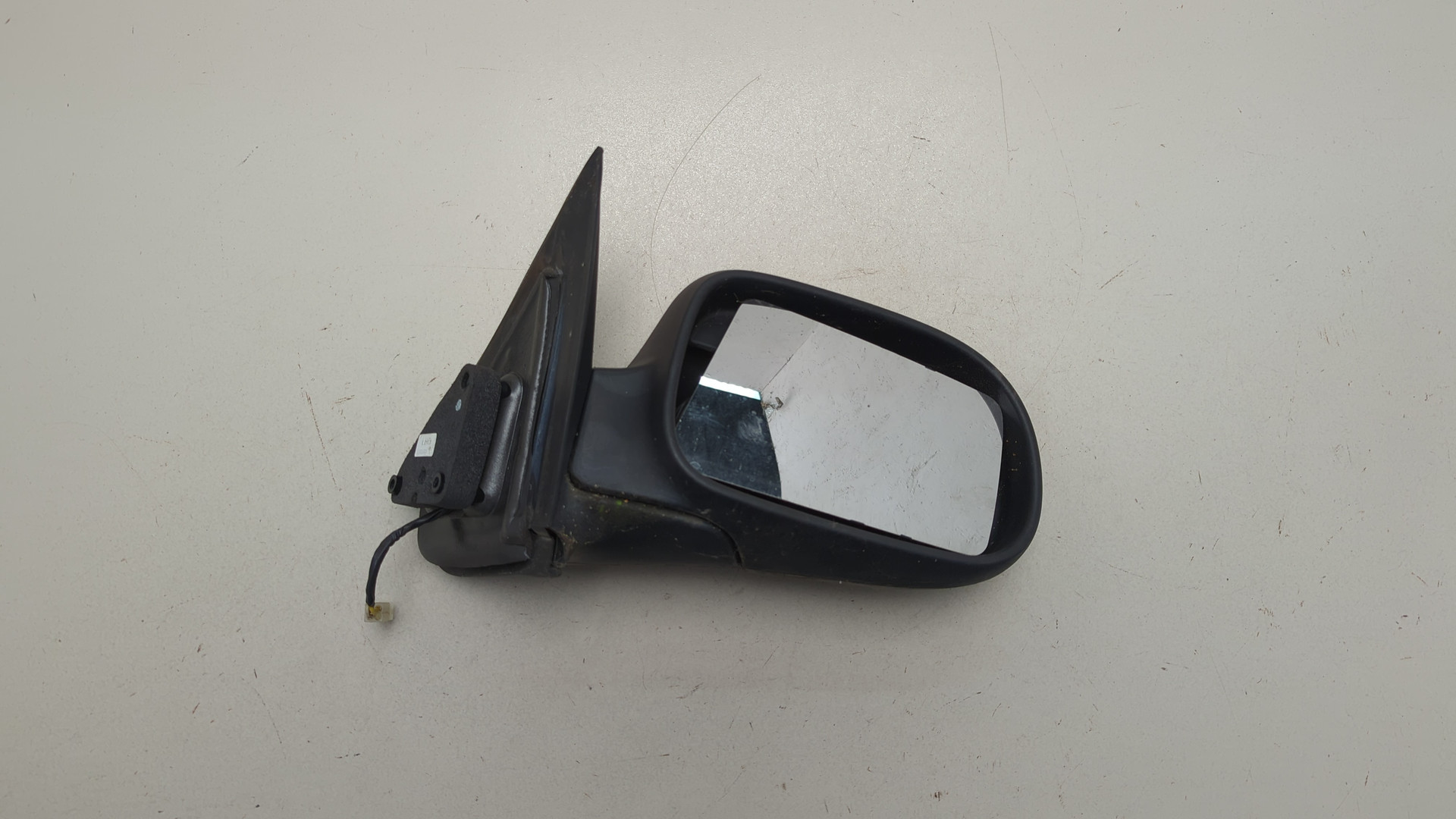 Зеркало правое электрическое