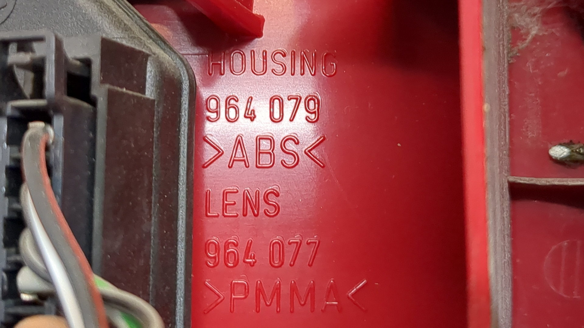 Фонарь задний левый