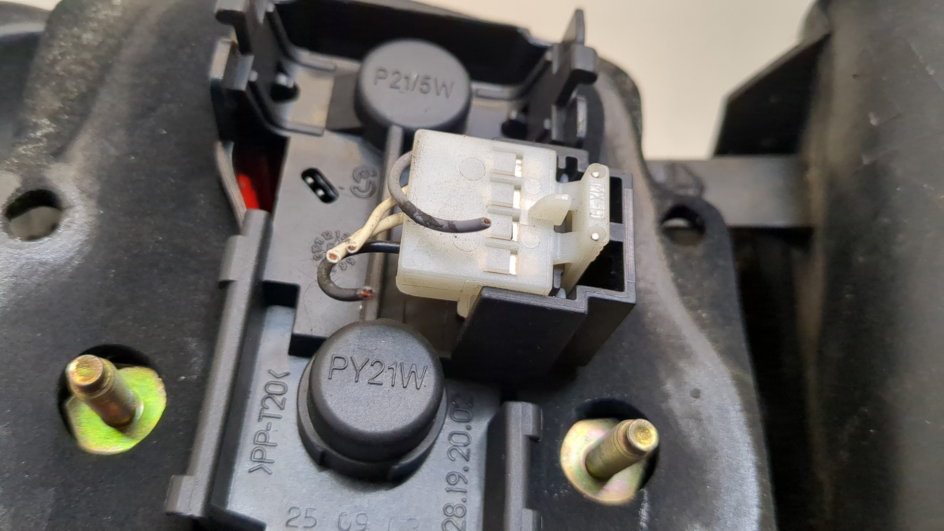 Фонарь задний правый