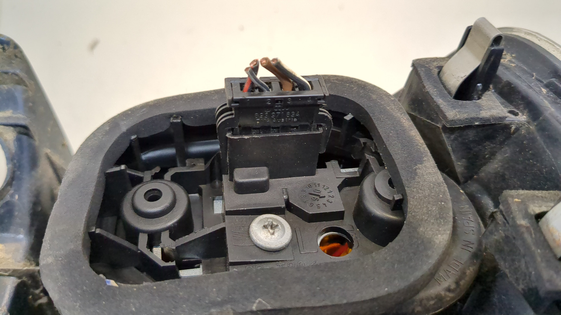 Фонарь задний левый