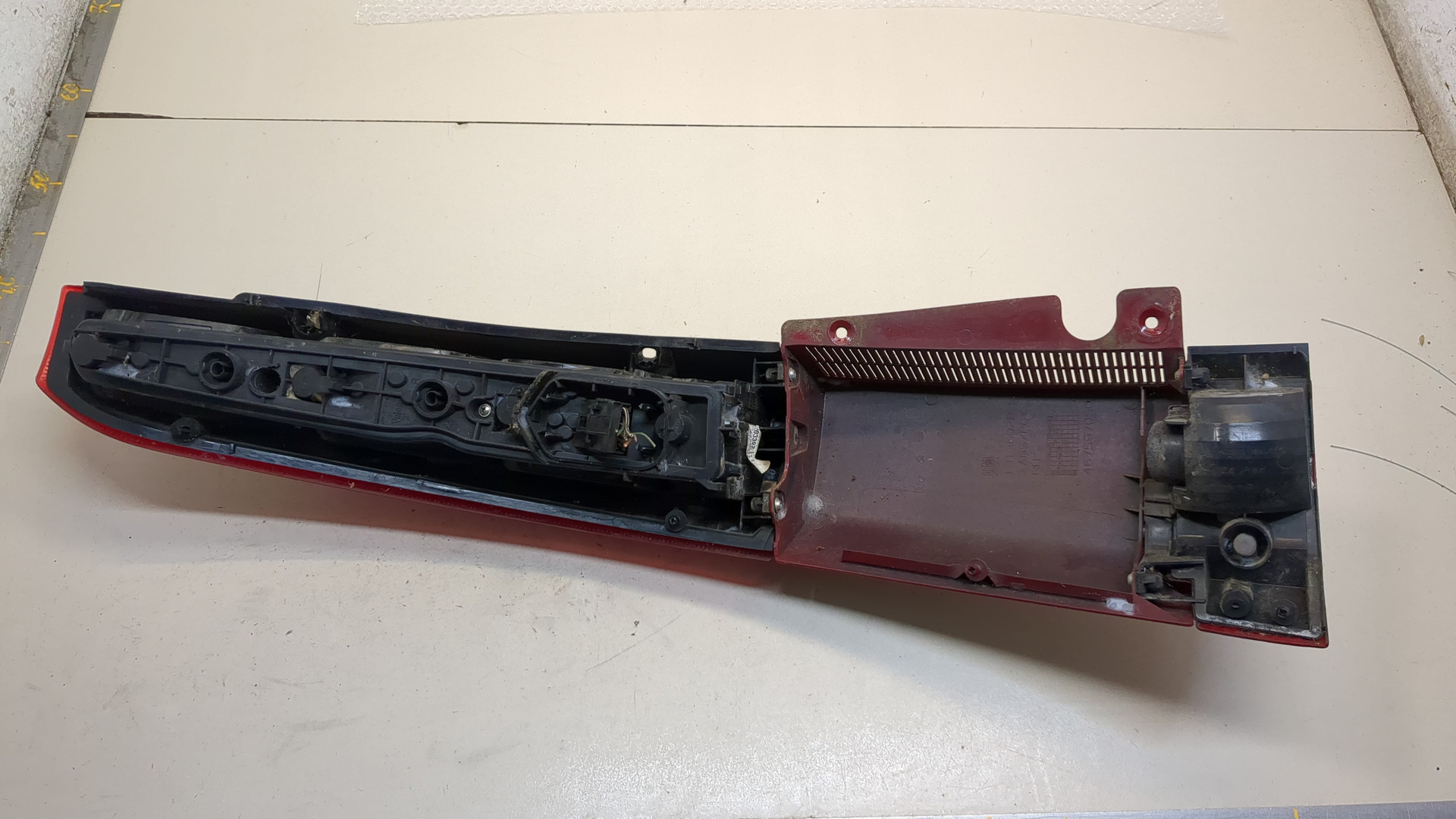 Фонарь задний правый