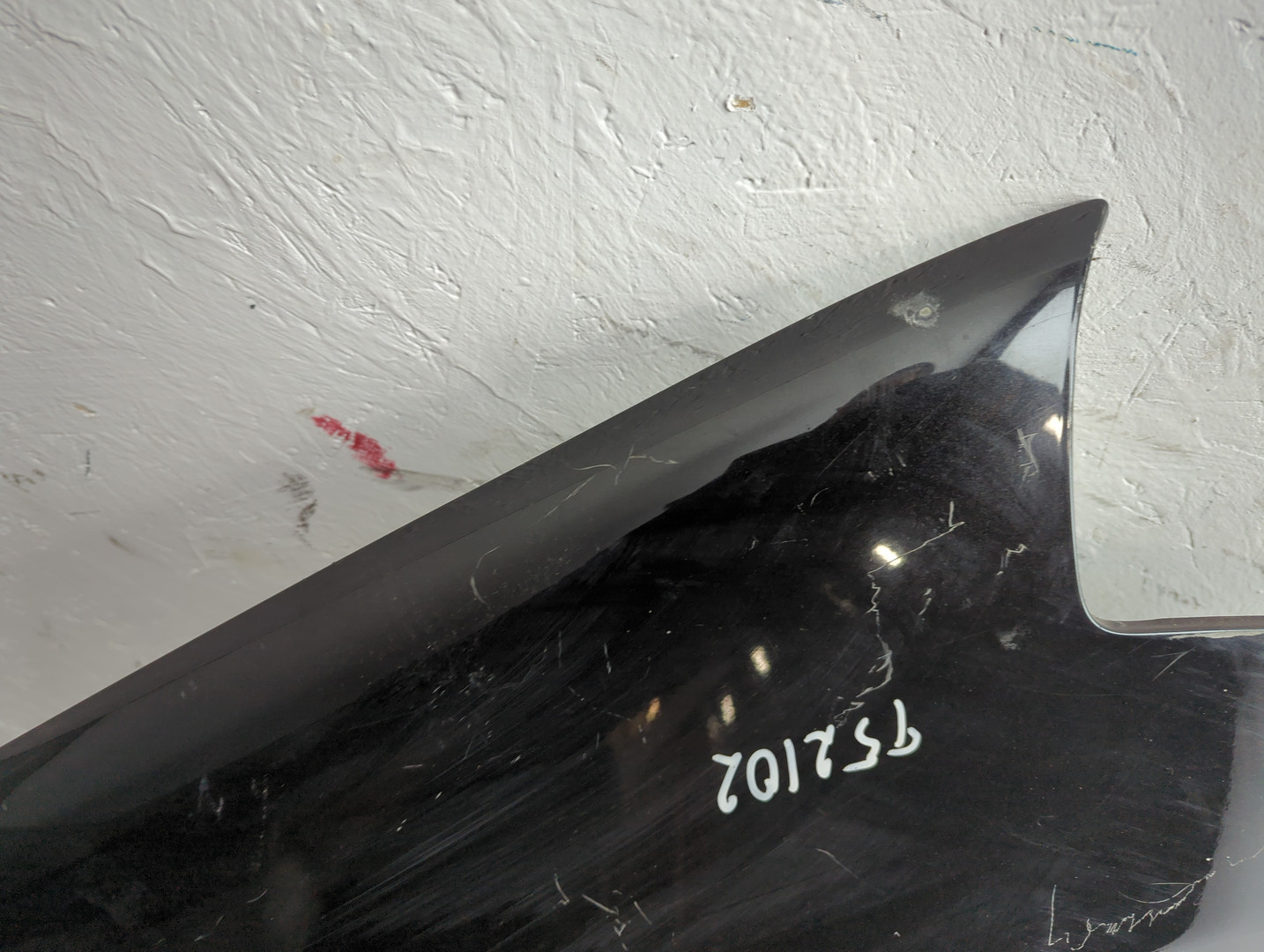 Крыло переднее правое