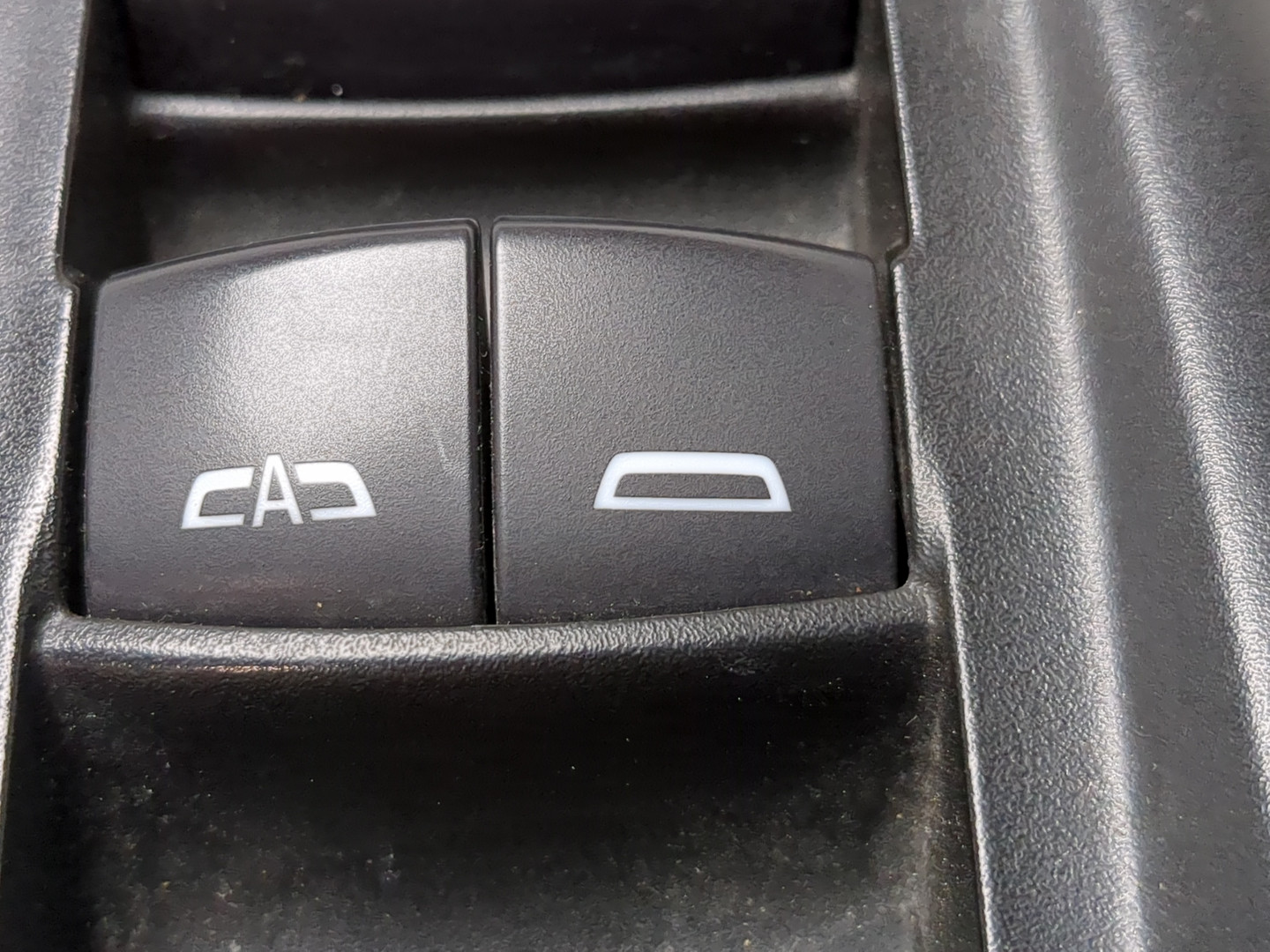 Кнопка стеклоподъемника