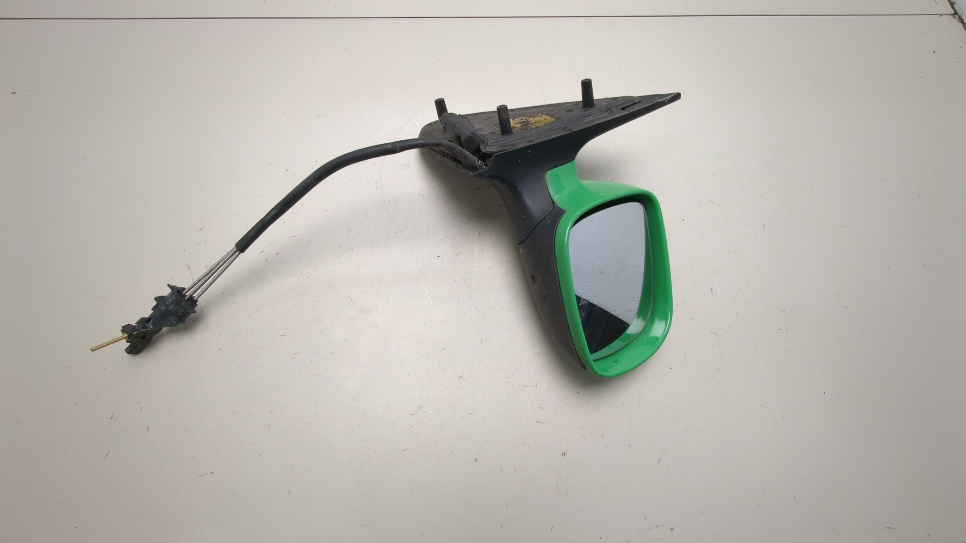 Зеркало правое электрическое