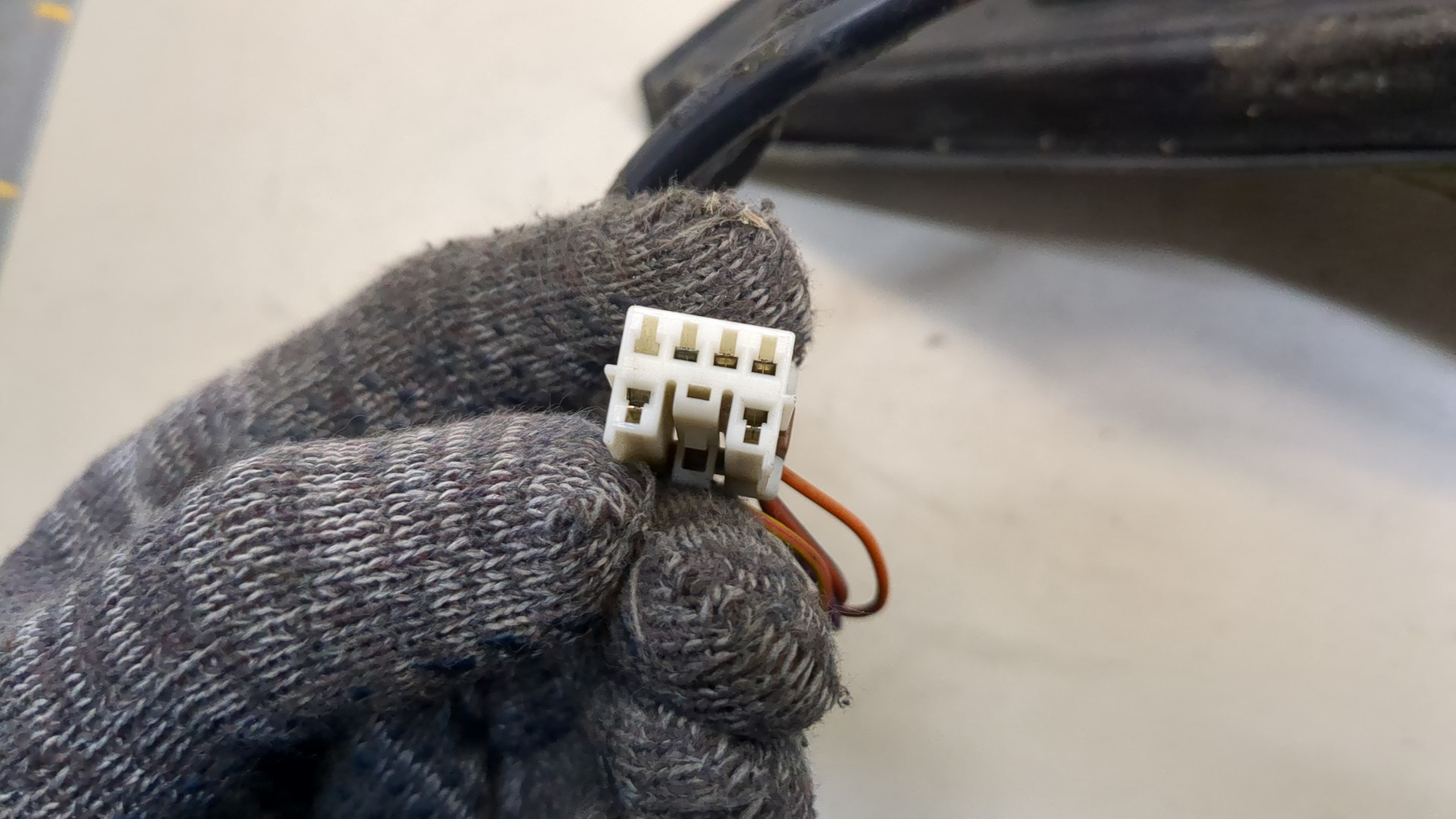 Зеркало правое электрическое