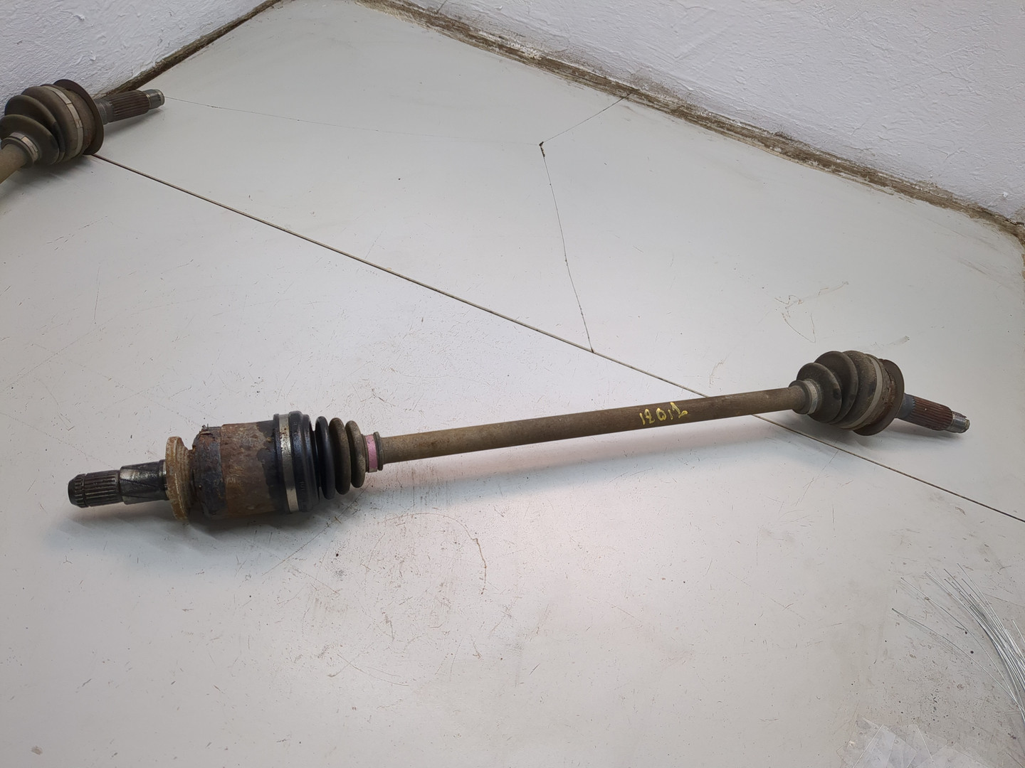 Полуось задняя