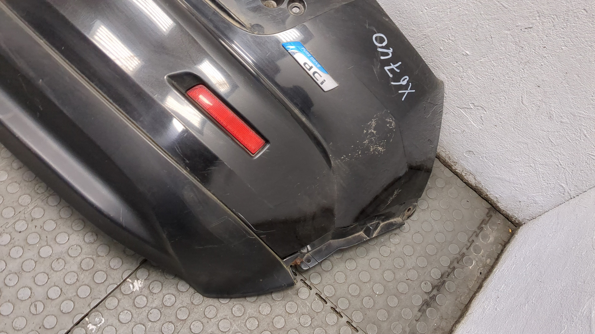 Бампер задний