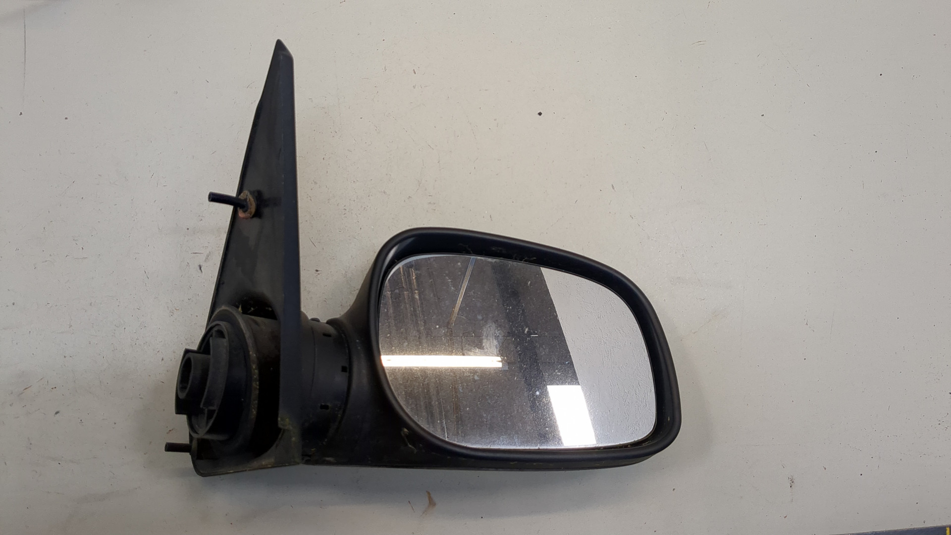 Зеркало правое электрическое