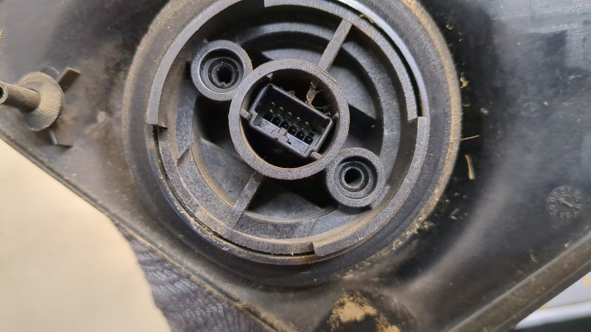 Зеркало правое электрическое