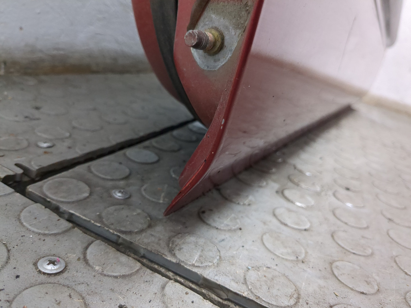 Дверь передняя левая