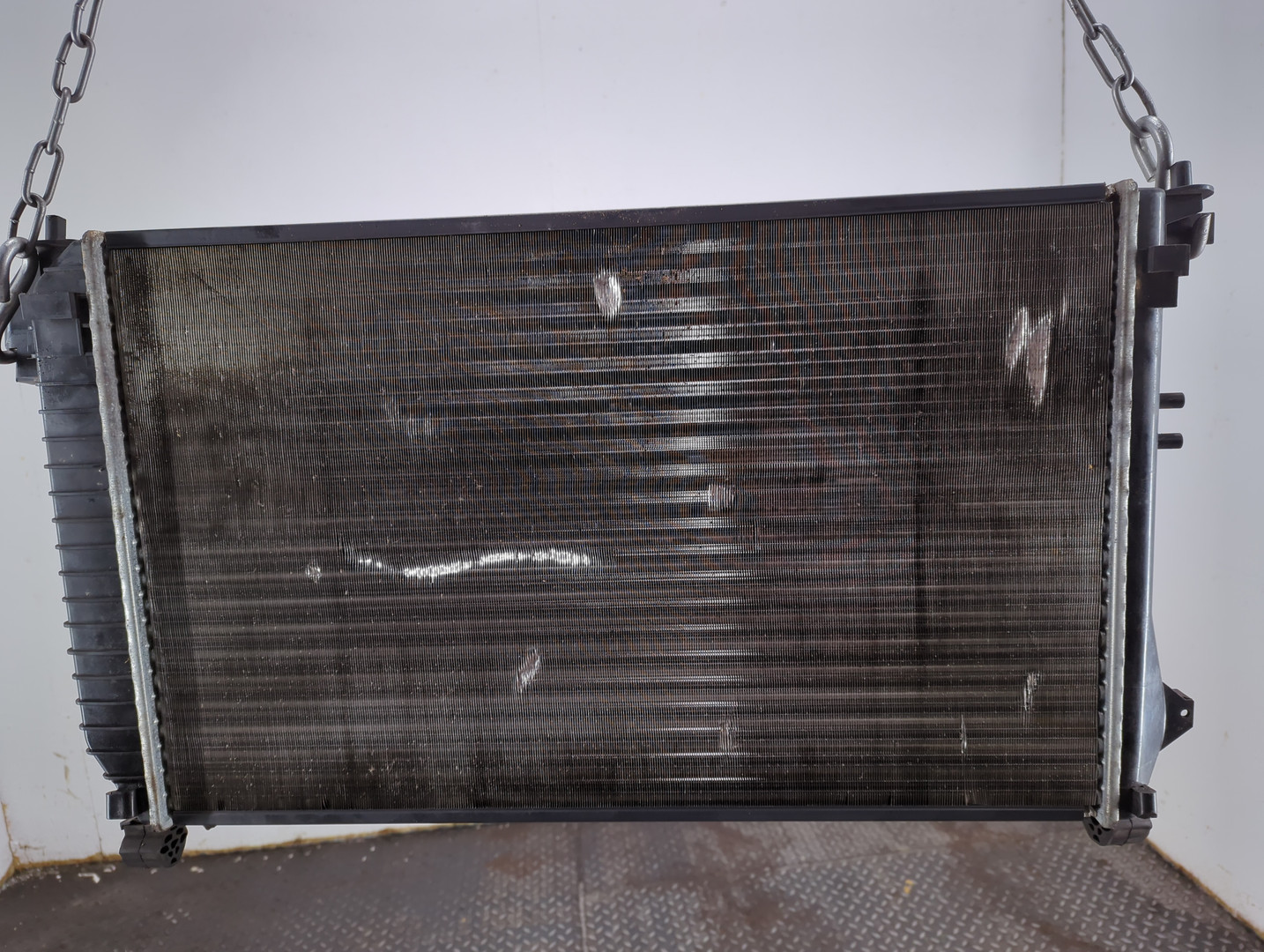 Радиатор охлаждения двигателя основной