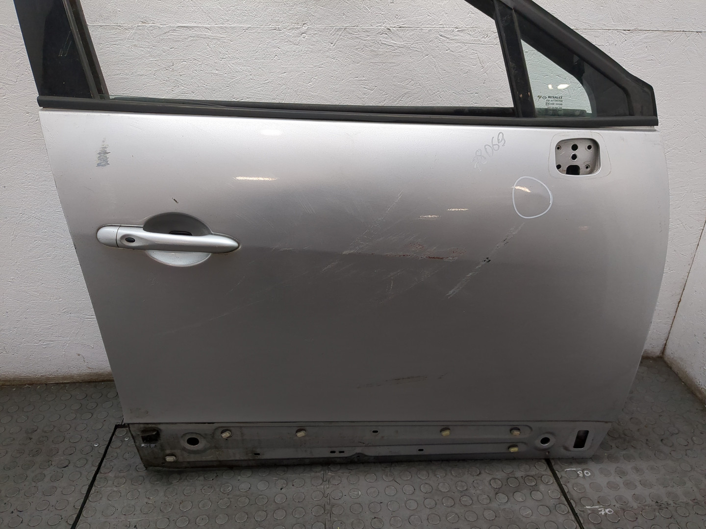 Дверь передняя правая