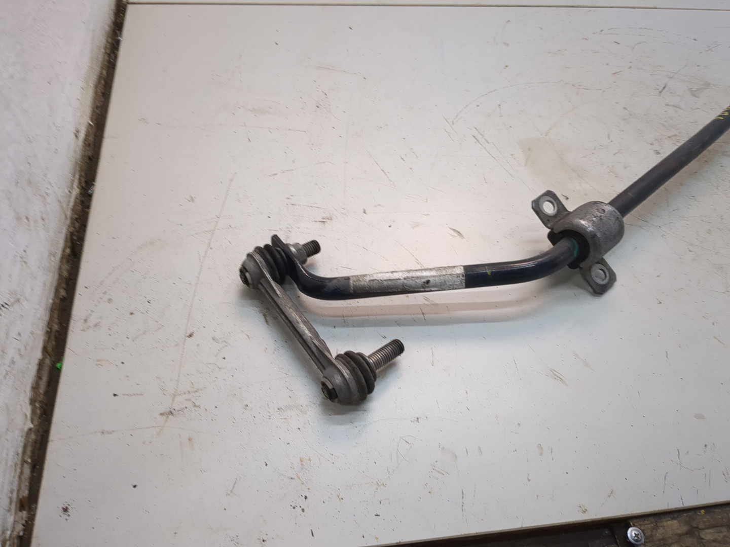 Стабилизатор задний