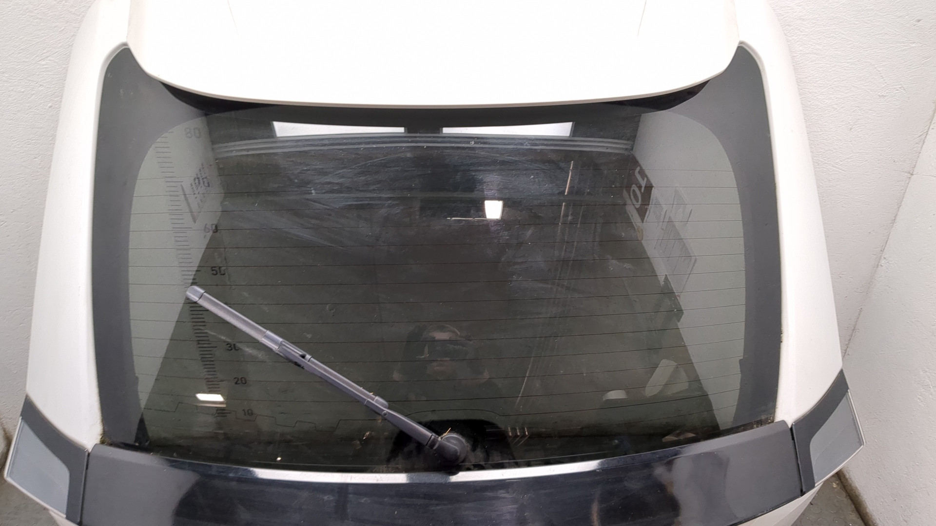 Дверь багажника