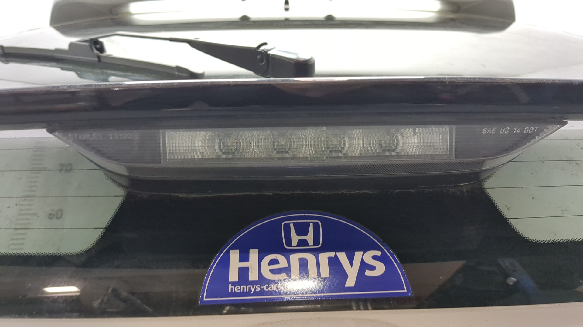 Дверь багажника