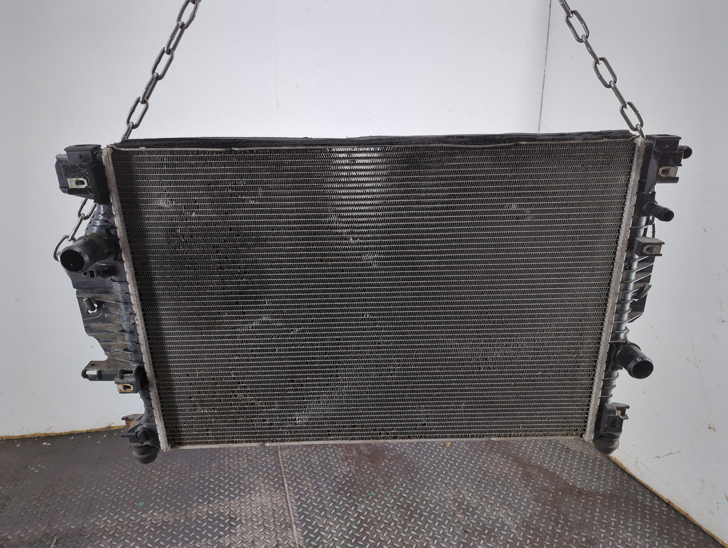 Радиатор охлаждения двигателя основной