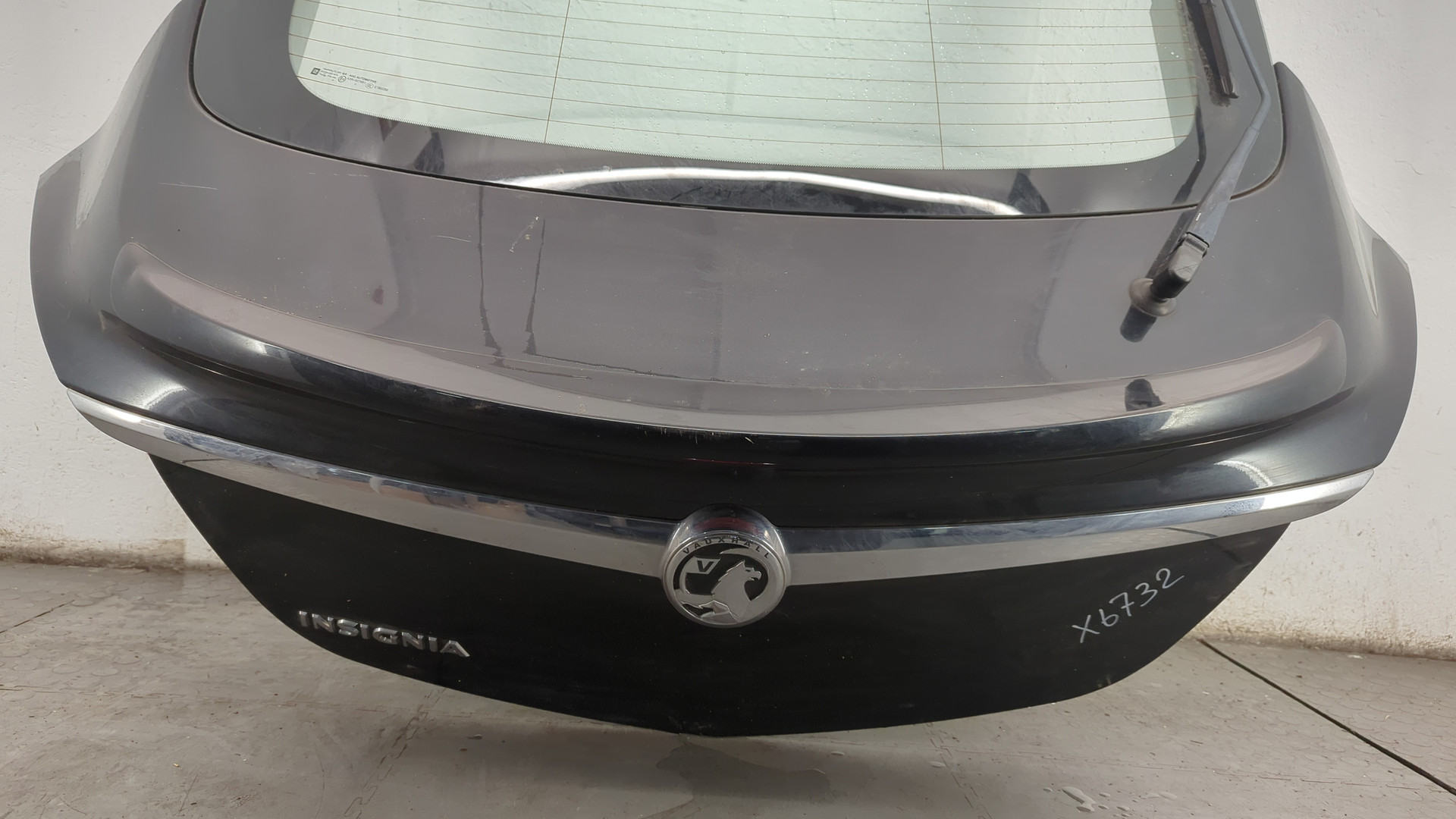 Дверь багажника