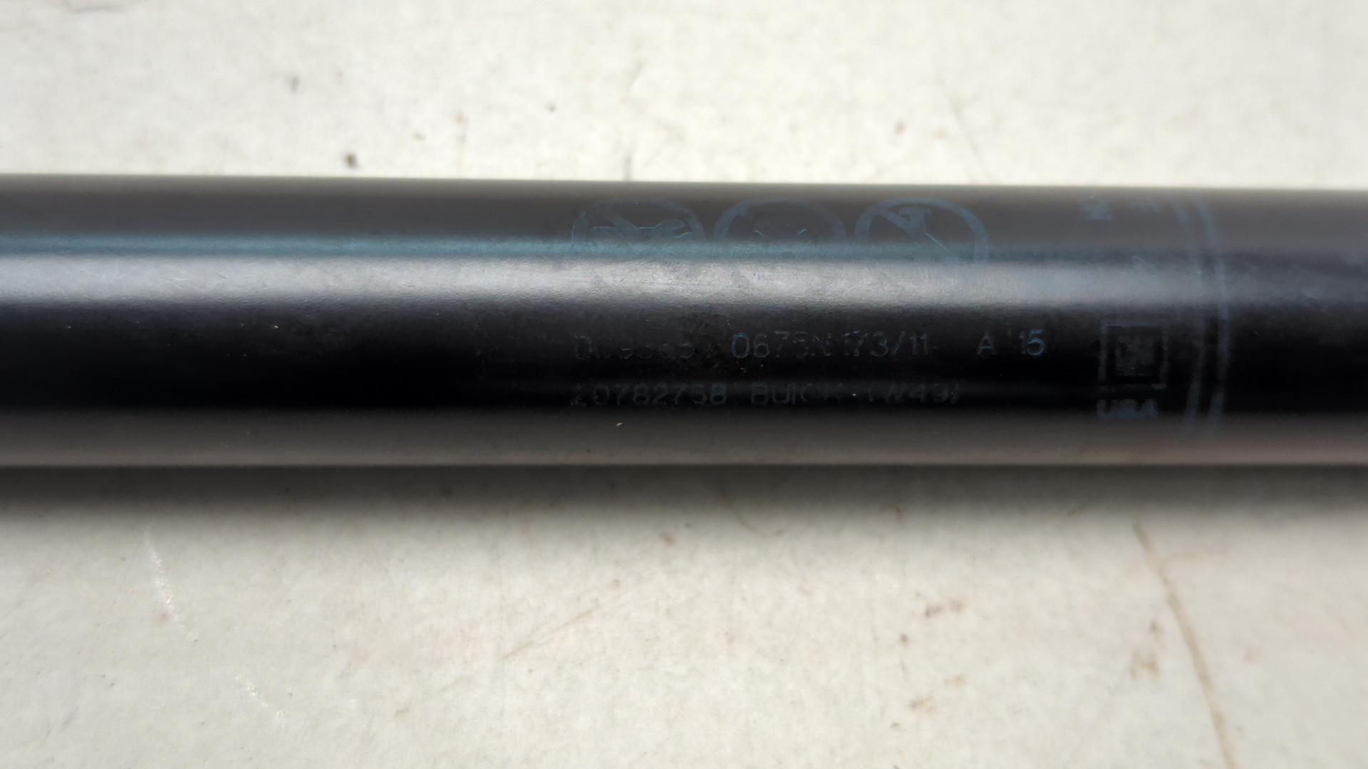 Амортизатор крышки багажника