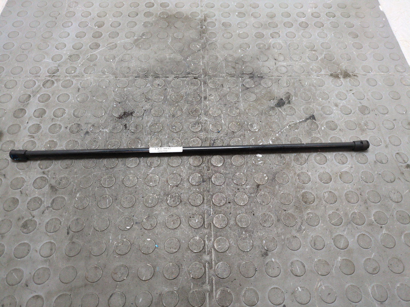 Амортизатор капота