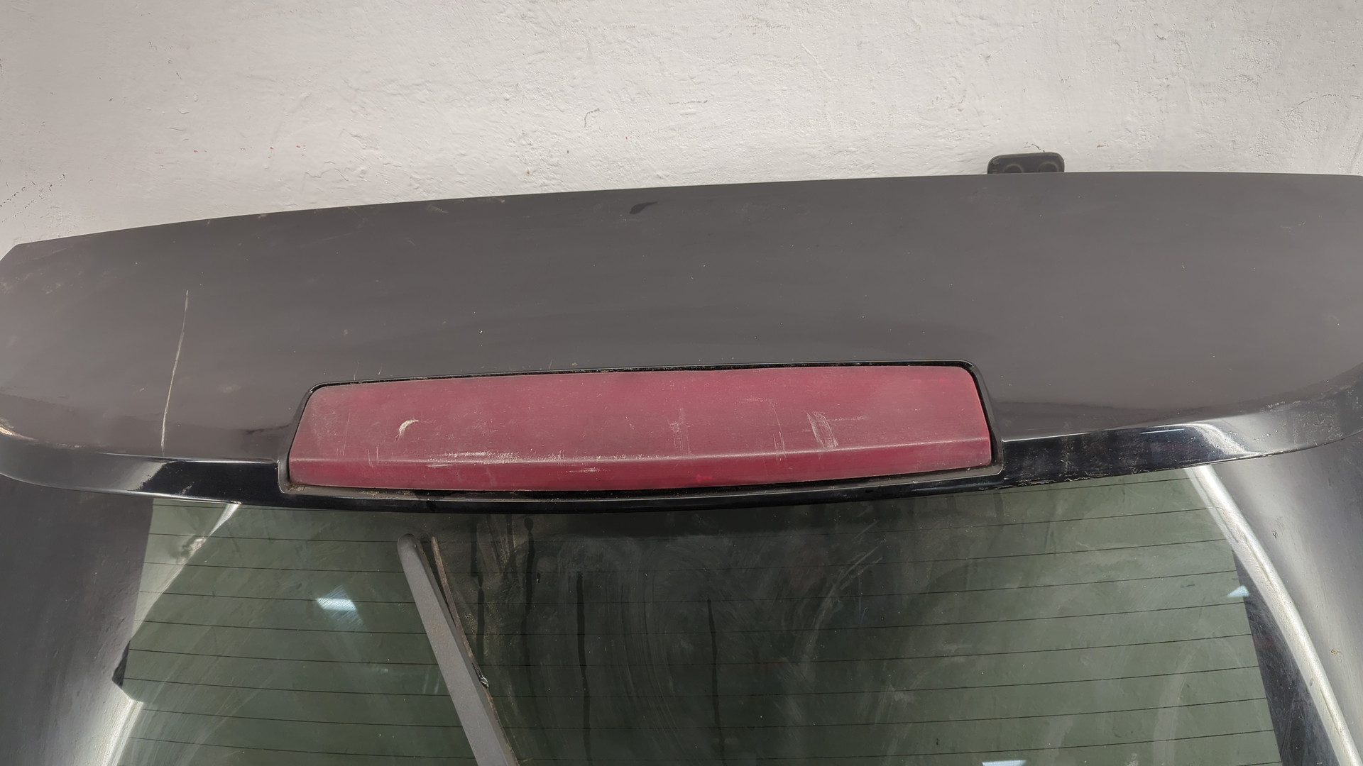 Дверь багажника