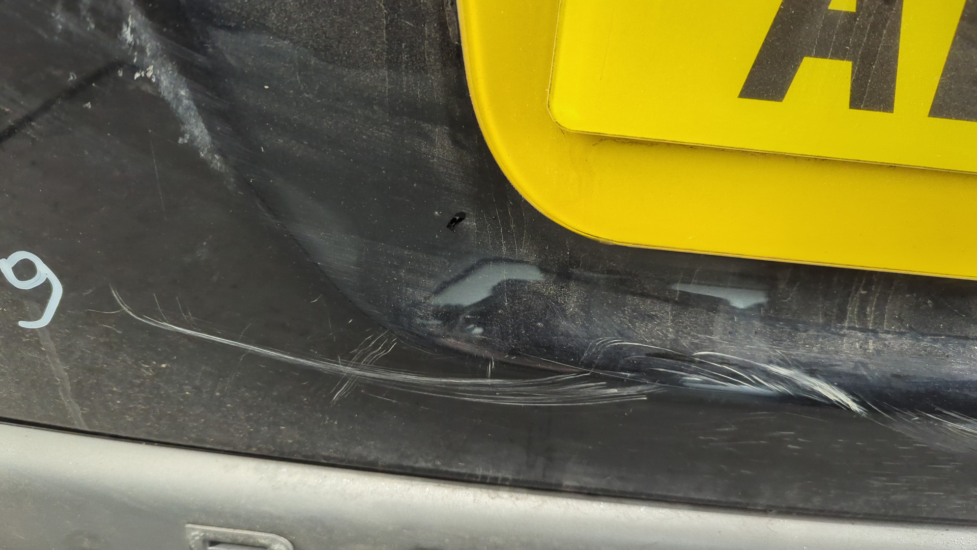 Дверь багажника