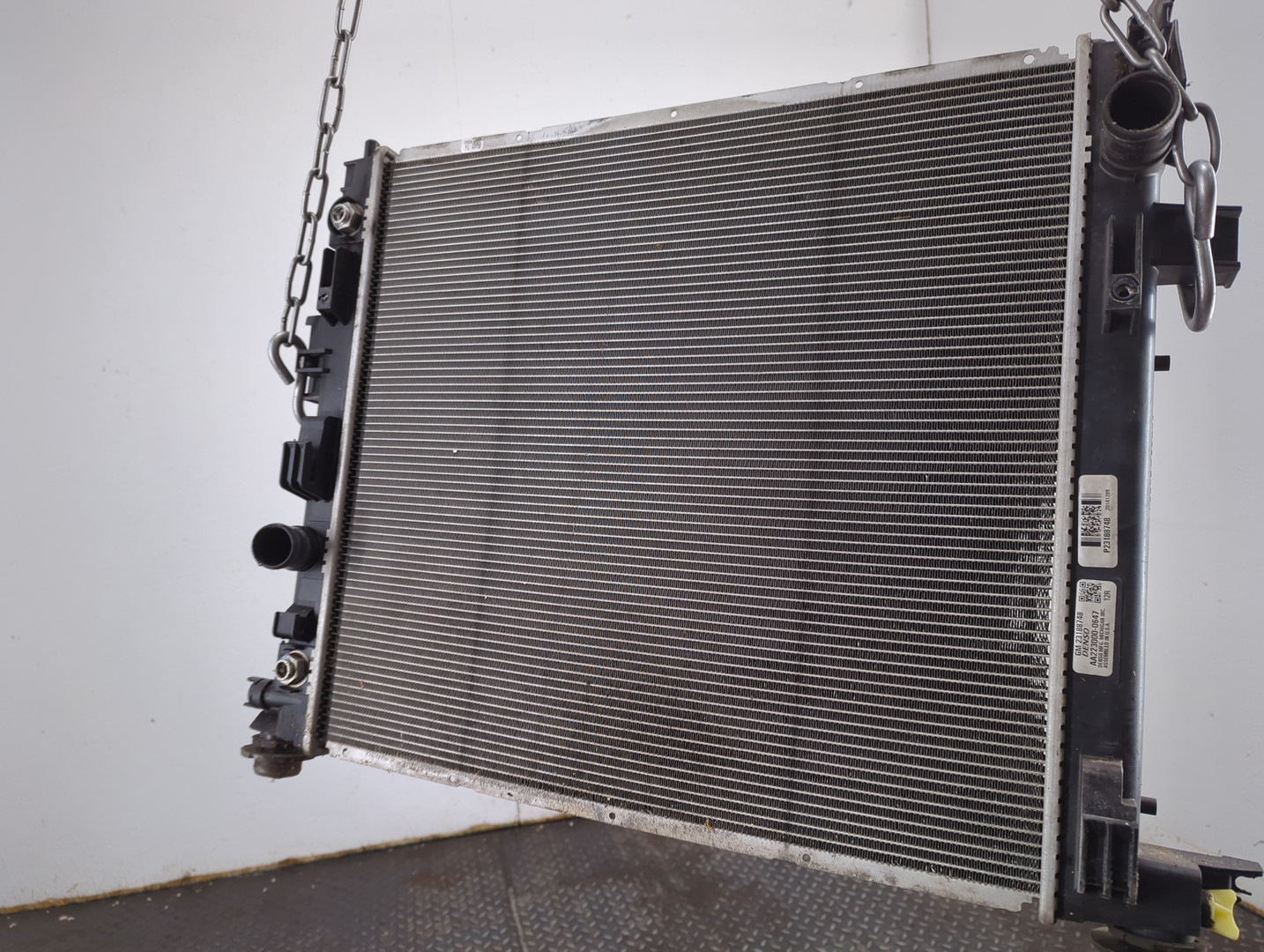 Радиатор охлаждения двигателя основной