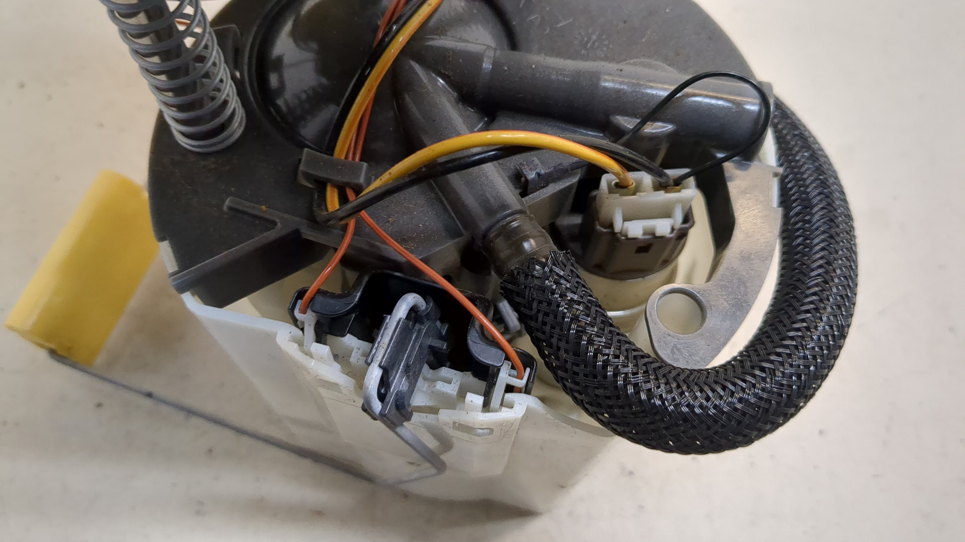 Насос топливный электрический