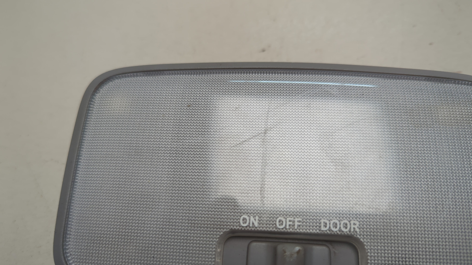 Плафон салонный