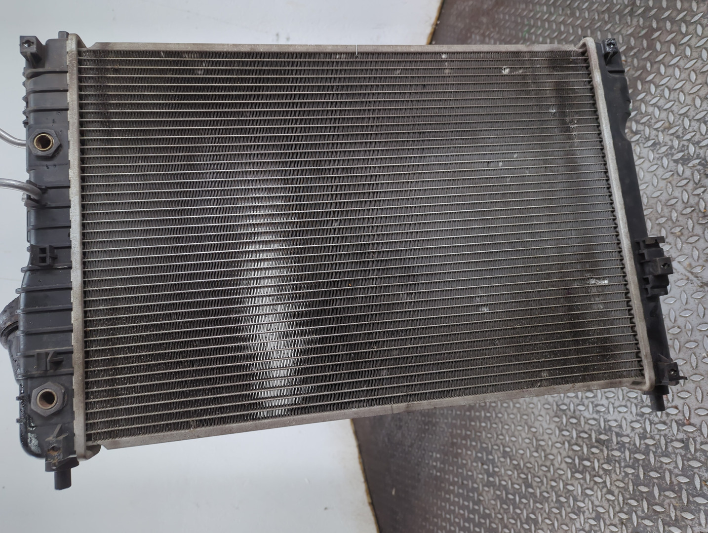 Радиатор охлаждения двигателя основной