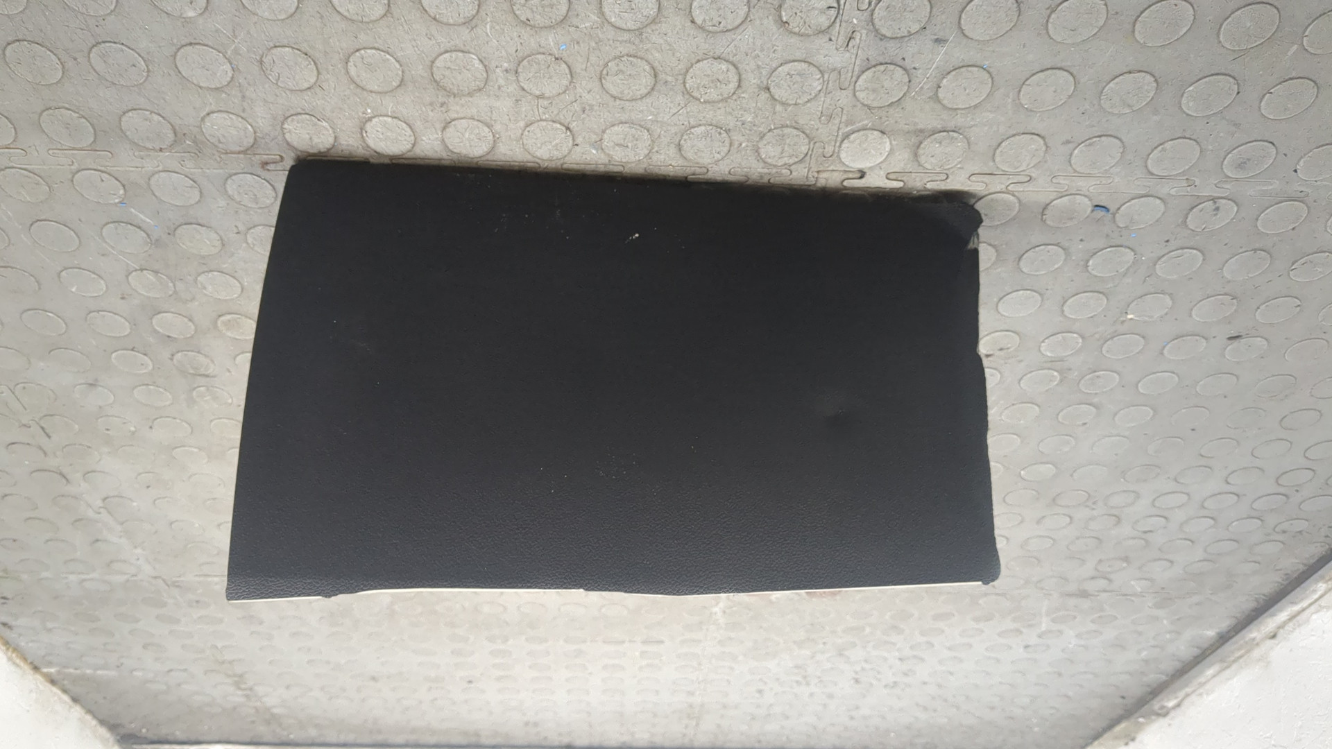 Подушка безопасности пассажирская (в торпедо)